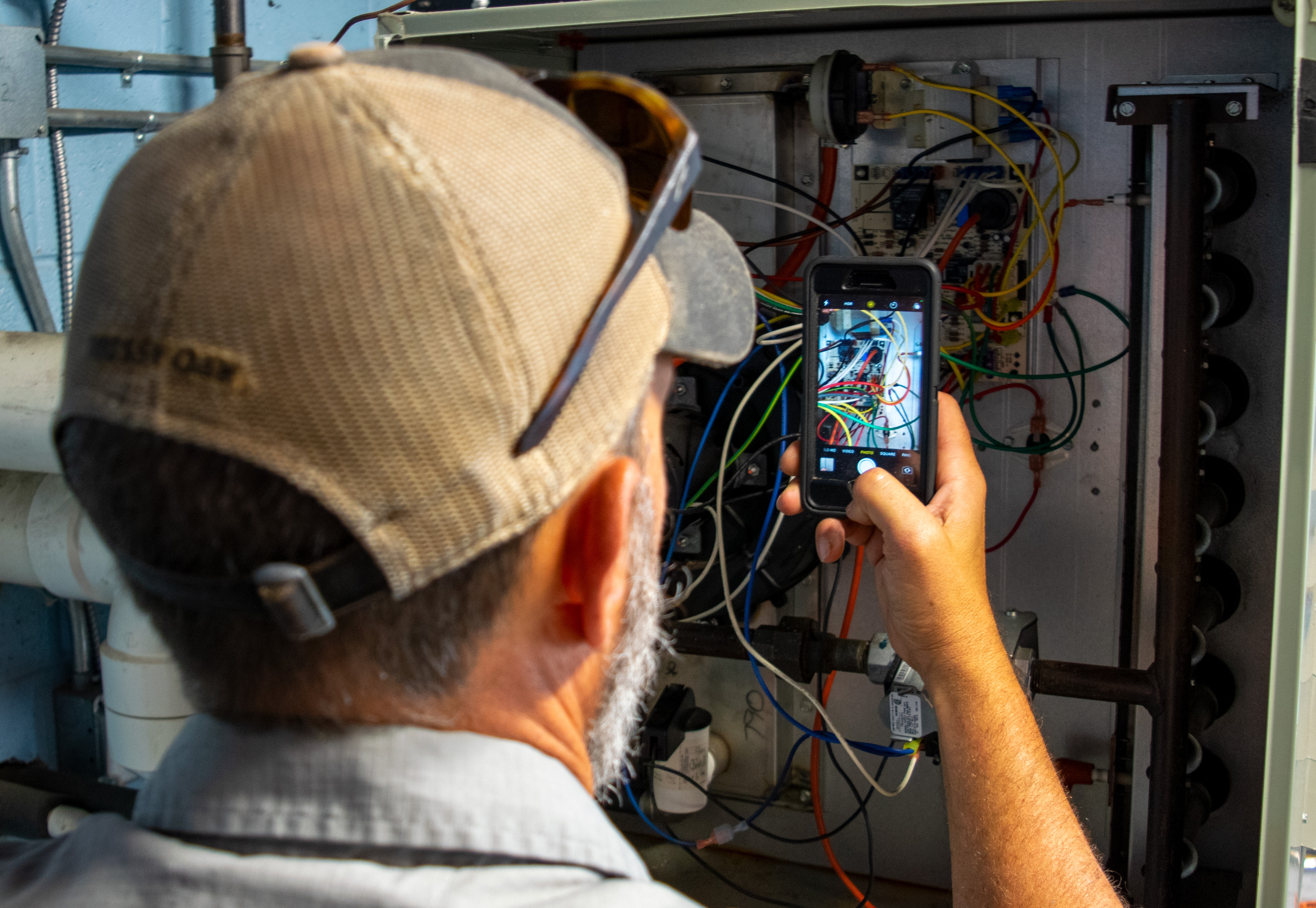 National HVAC technicians / crew